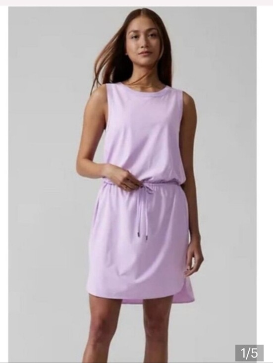 Athleta Dresses & Skirts - Athleta  Rincon Dress in a purple magenta color. Size Med